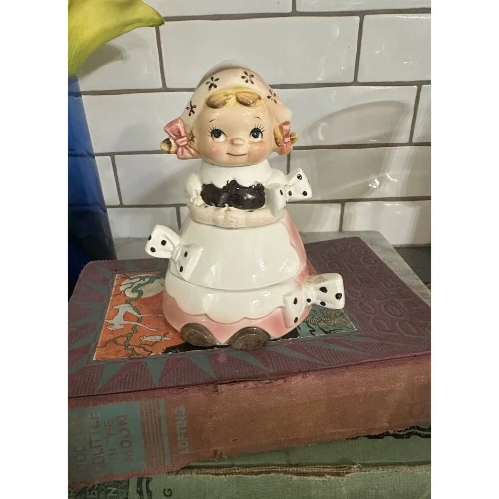 Vintage Enesco Dutch Girl Stacking Measuring Cups Ceramic Japan Mid Century 1950